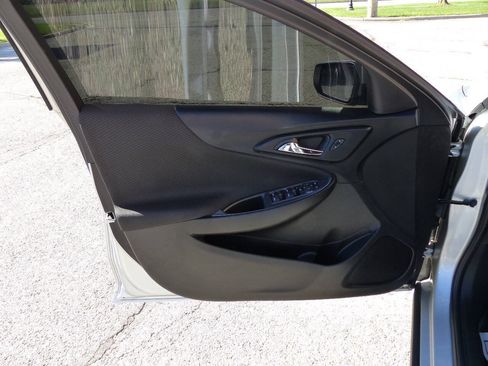 Used 2021 Chevrolet Malibu RS FWD image 19