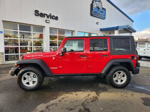 Used 2010 Jeep Wrangler Unlimited Rubicon w/ Trailer Tow Group image 7