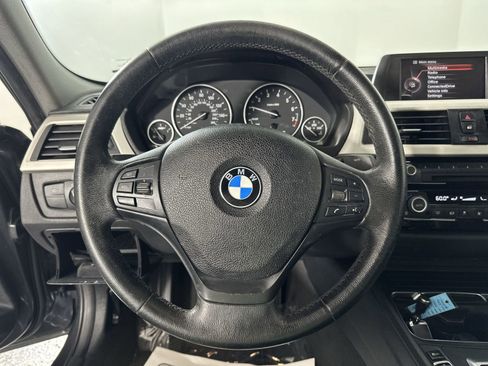 Used 2018 BMW 320i Sedan image 14