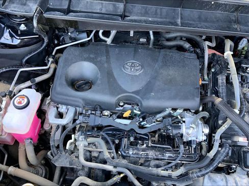 Used 2022 Toyota Highlander LE image 33