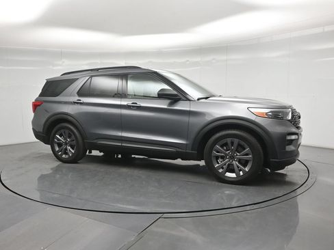 Certified 2021 Ford Explorer XLT w/ Equipment Group 202A RWD image 24