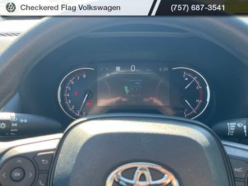 Used 2024 Toyota RAV4 XLE AWD/4WD image 32