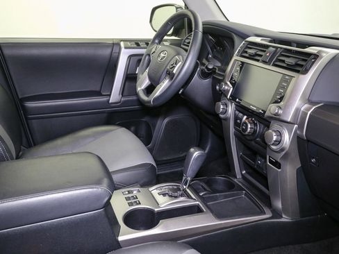 Used 2022 Toyota 4Runner SR5 Premium image 21