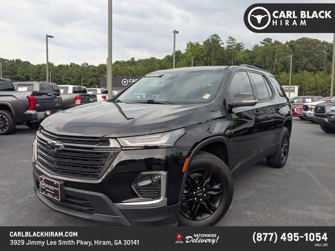 Used 2023 Chevrolet Traverse LT FWD image 1
