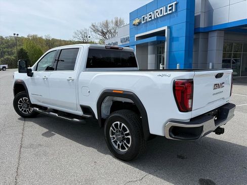 New 2026 GMC Sierra 2500 SLE image 4