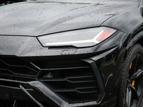 Used 2020 Lamborghini Urus AWD/4WD image 6