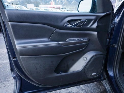 Used 2017 GMC Acadia SLT image 14