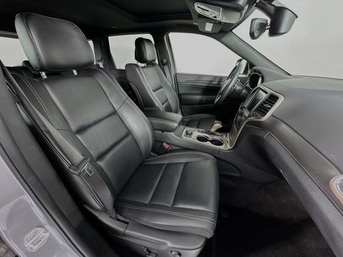 Used 2017 Jeep Grand Cherokee Limited AWD/4WD image 29