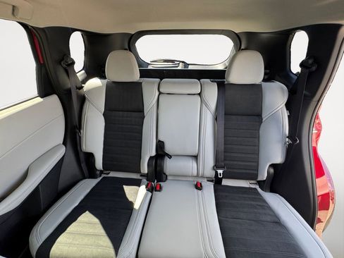 New 2026 Mitsubishi Outlander SE FWD image 13