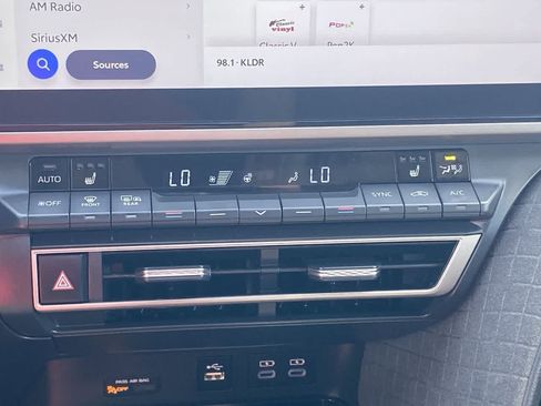 Certified 2025 Toyota Camry XLE FWD image 18