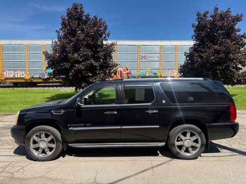 Used 2007 Cadillac Escalade ESV AWD image 6