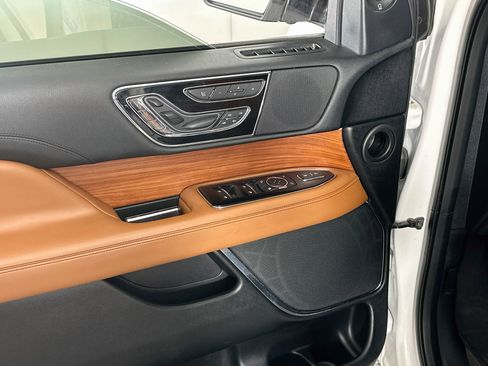Used 2019 Lincoln Navigator Reserve w/ Cargo Package AWD/4WD image 15