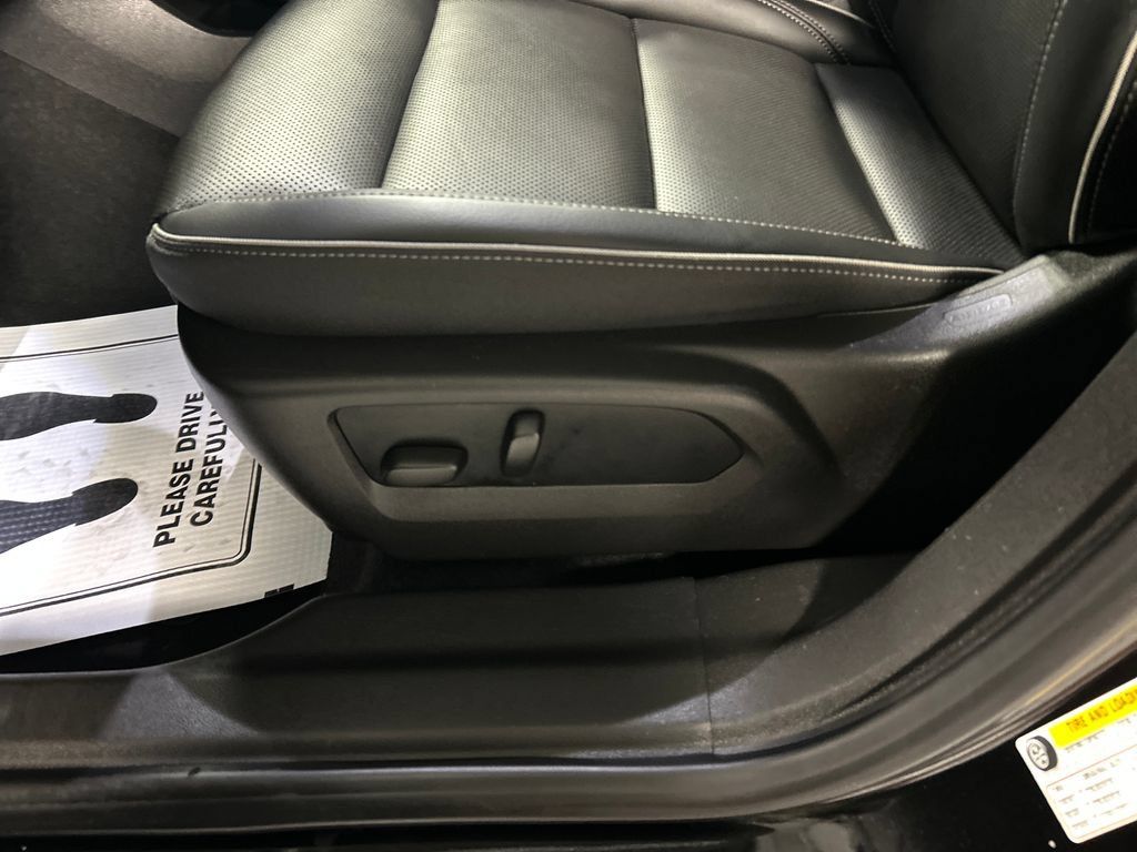 Used 2023 Buick Envision Essence FWD image 11