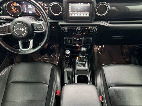 Used 2021 Jeep Wrangler Unlimited Sahara AWD/4WD image 13
