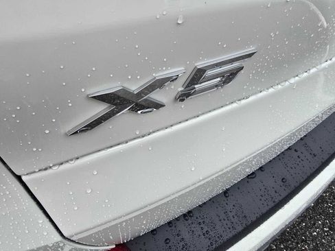 New 2026 BMW X5 xDrive50e w/ Premium Package image 5