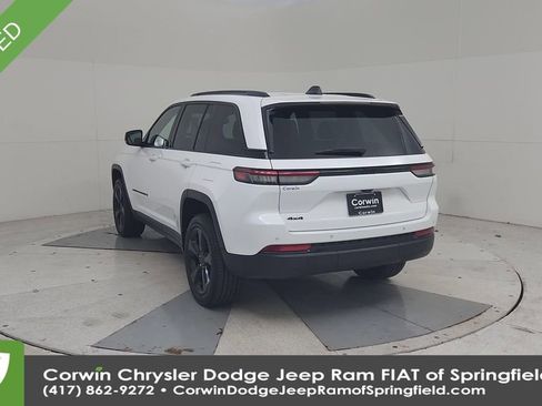 Used 2023 Jeep Grand Cherokee Altitude image 10