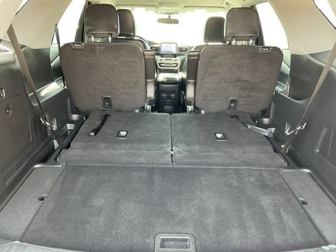 Used 2023 Ford Explorer XLT w/ Equipment Group 202A RWD image 23