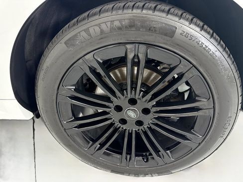 Certified 2024 Land Rover Range Rover Sport Dynamic SE AWD/4WD image 30