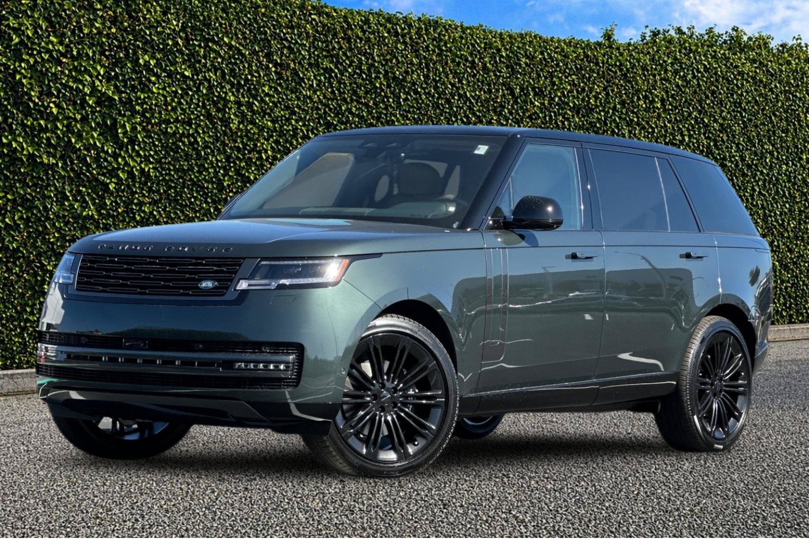 New 2026 Land Rover Range Rover Long Wheelbase SE AWD/4WD image 1