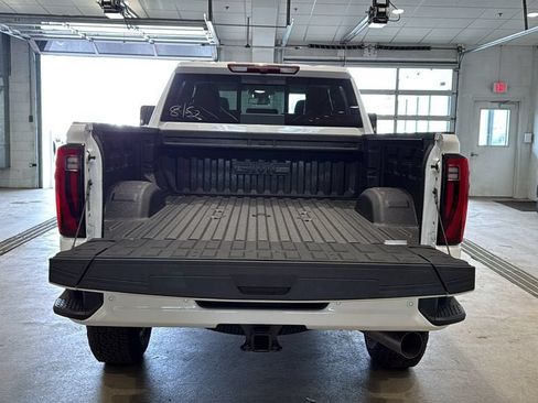 New 2026 GMC Sierra 3500 Denali AWD/4WD image 17