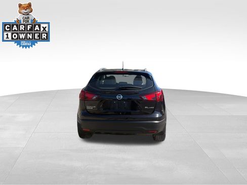 Used 2017 Nissan Rogue Sport SL w/ SL Premium Package image 6