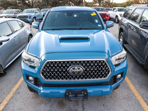 Used 2019 Toyota Tacoma TRD Sport w/ Technology Package image 5