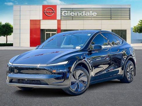 Used 2026 Tesla Model Y 2WD image 3