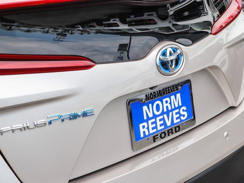 Used 2017 Toyota Prius Prime Advanced FWD image 12
