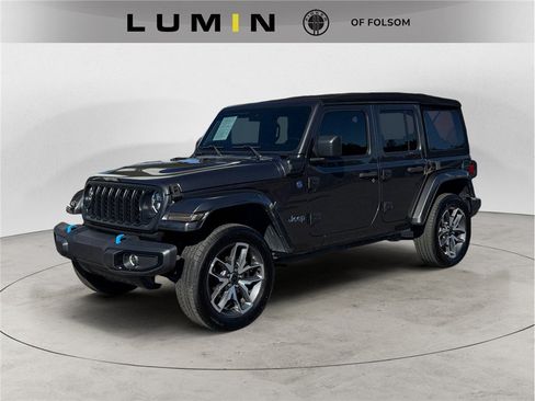Used 2024 Jeep Wrangler Unlimited AWD/4WD image 1