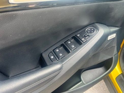 Used 2021 Kia Seltos SX w/ SX Sunroof Package image 16