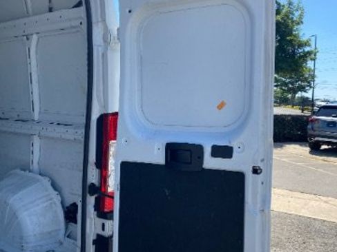 Used 2024 RAM ProMaster 2500 w/ Convenience Group FWD image 6