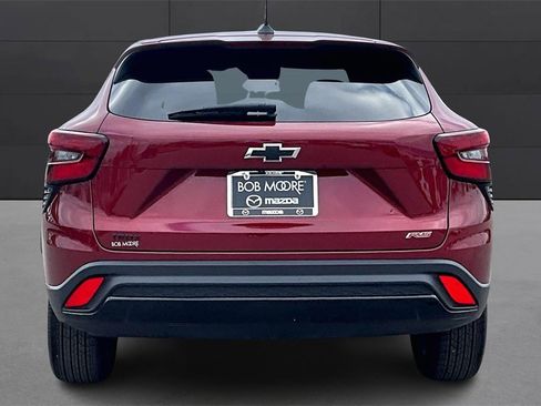 Used 2024 Chevrolet Trax RS w/ Sunroof Package image 3