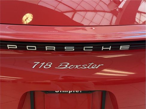 Used 2019 Porsche 718 Boxster image 16