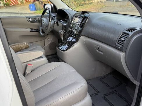 Used 2014 Kia Sedona EX w/ Luxury Package FWD image 17