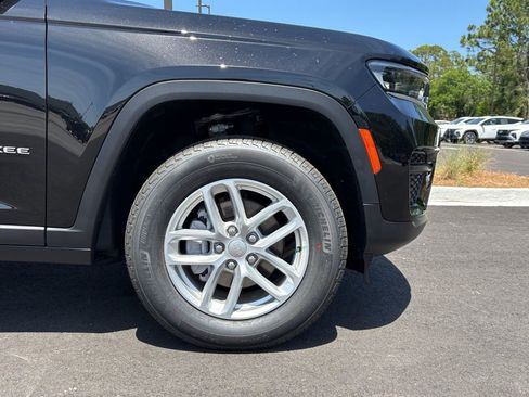 New 2026 Jeep Grand Cherokee Laredo AWD/4WD image 24