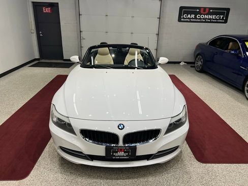 Used 2011 BMW Z4 sDrive30i image 8