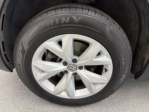Used 2018 Volkswagen Atlas SEL AWD/4WD image 17