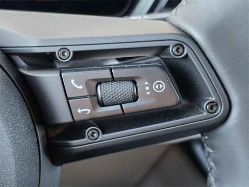 New 2024 Porsche Macan 4 Electric image 18