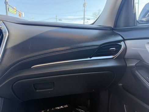 Used 2021 Chevrolet Traverse LS FWD image 19