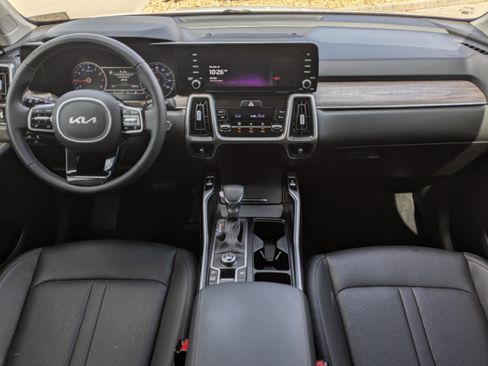 Certified 2022 Kia Sorento EX w/ Panoramic Sunroof Package image 20