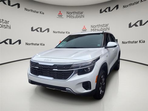 Used 2024 Kia Seltos LX AWD/4WD image 1