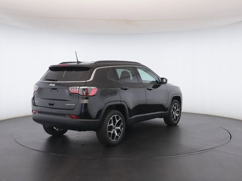 Used 2026 Jeep Compass Limited image 27