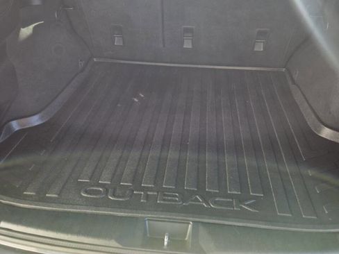 Used 2016 Subaru Outback 3.6R Limited image 5