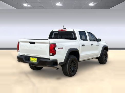 Used 2024 Chevrolet Colorado Trail Boss AWD/4WD image 9