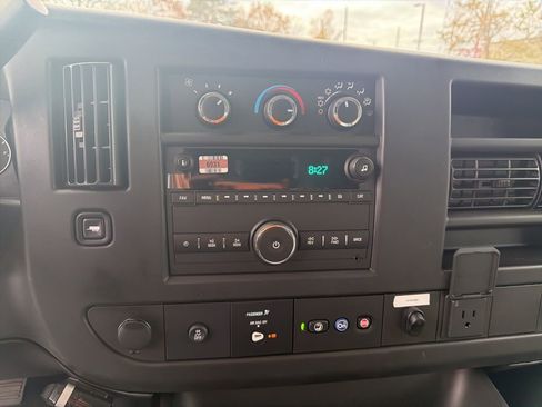 New 2025 Chevrolet Express 3500 Work Van w/ Power Convenience Package image 14