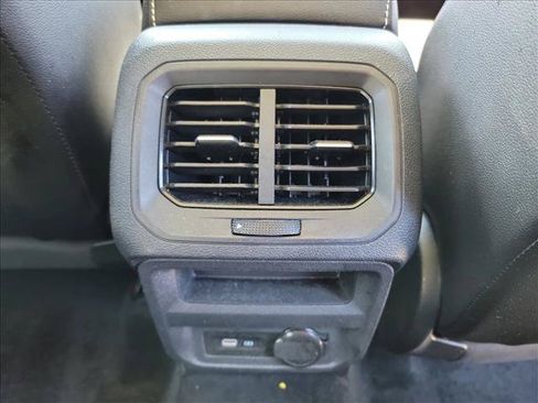 Used 2022 Volkswagen Tiguan SE FWD image 15