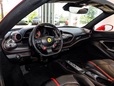 Used 2021 Ferrari F8 Spider RWD image 25