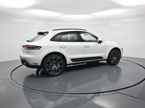 Certified 2026 Porsche Macan AWD/4WD image 31