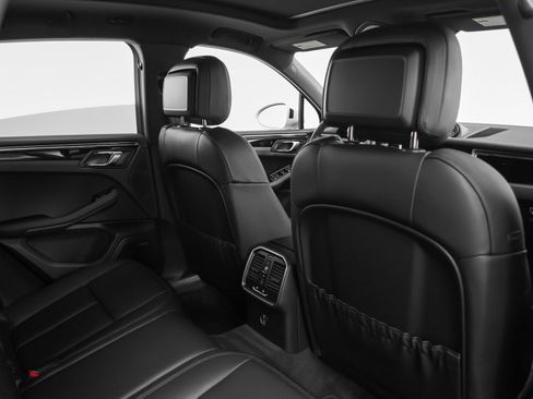 Certified 2026 Porsche Macan AWD/4WD image 24
