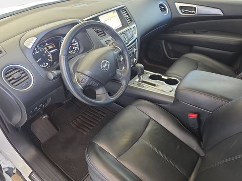 Used 2018 Nissan Pathfinder SL FWD image 16